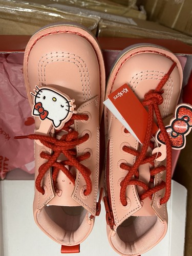Hello kitty kickers - hello,